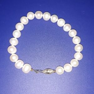 Pearl bracelet with 14k gold clasp